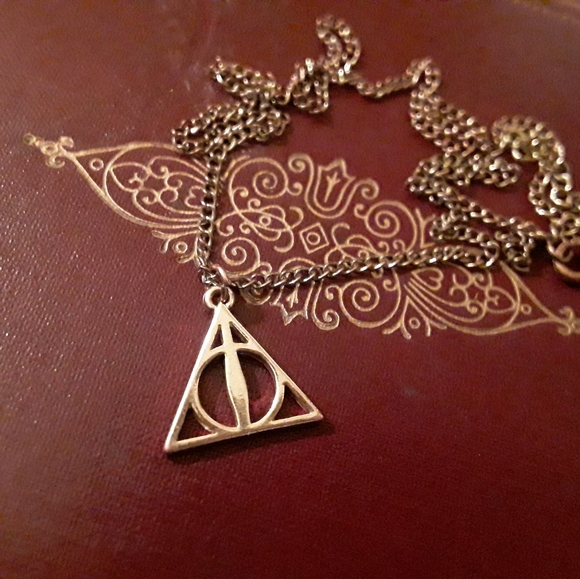 Harry Potter Deathly Hallows Necklace - Picture 2 of 2